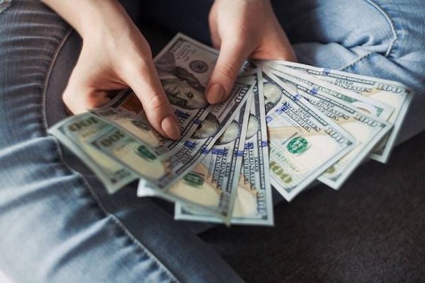 Découvrez le salaire moyen d'un agent immobilier